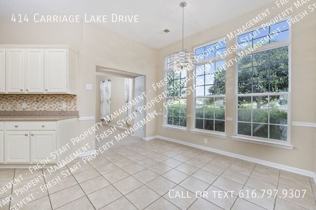 Building Photo - 414 Carriage Lake Dr