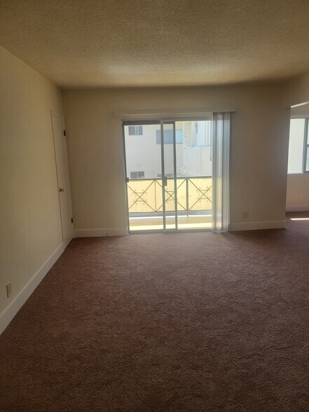 Building Photo - 806 Edgewood St