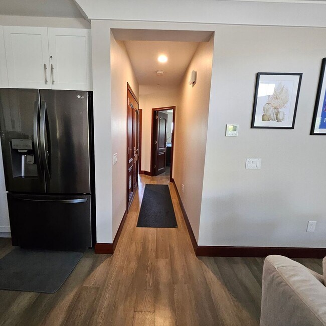 Building Photo - Turn-key Fully Furnished in Paradise Ridge...