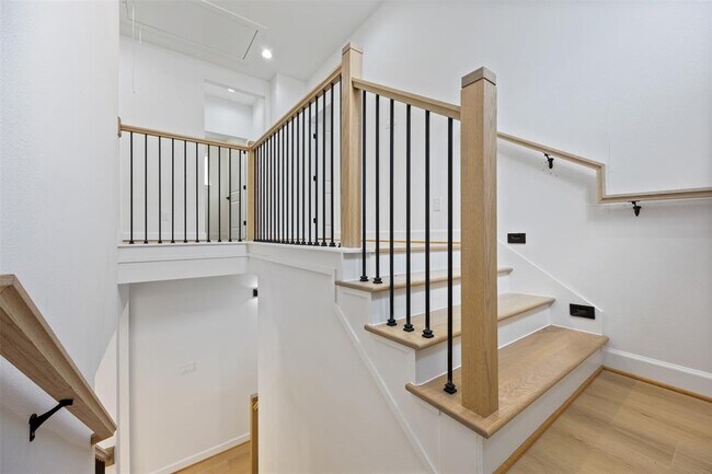 Building Photo - 3615 Gano St
