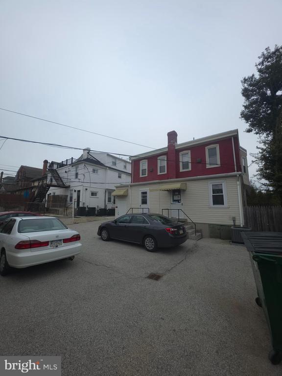 Building Photo - 320 Darby Rd