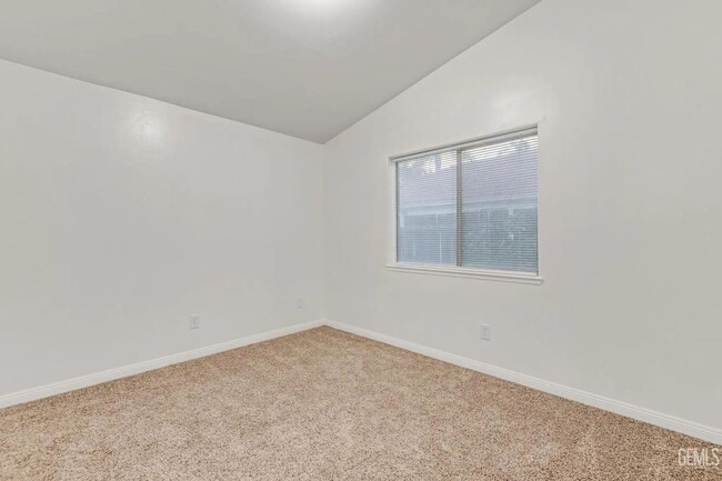 Building Photo - 14004 Las Entradas - Gorgeous NW remodeled...