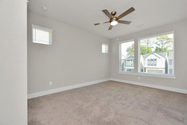 Building Photo - 739 Strawberry Pines Ct