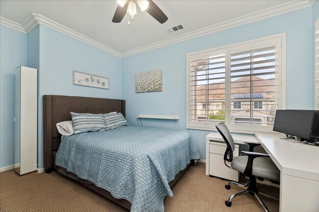 Building Photo - For Rent in Chapman Heights – Cedar Glen C...