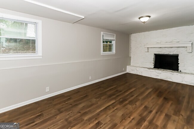 Building Photo - 6702 Londonderry Dr