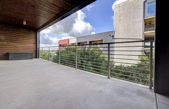 Building Photo - 4361 S Congress Ave