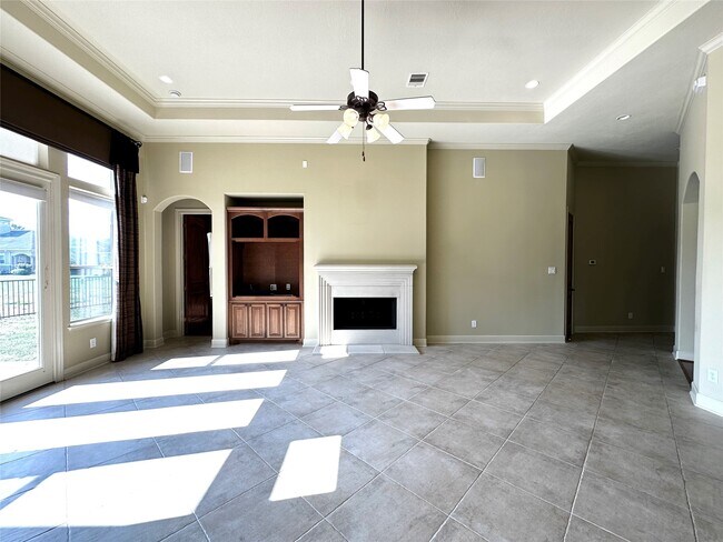 Building Photo - 617 Constellation Blvd