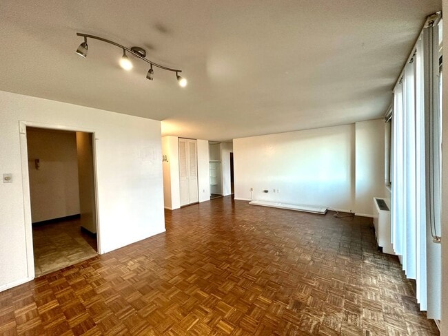 Building Photo - Charming 1 Bedroom/1 Bathroom Condo in Charles Village, Baltimore, MD!