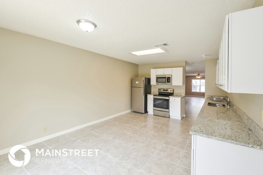 Building Photo - 8007 Manderly Pl