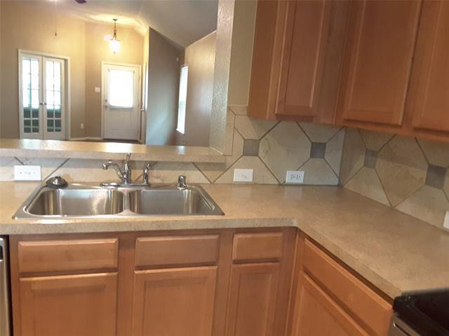 Building Photo - 15617 Gatehouse Dr