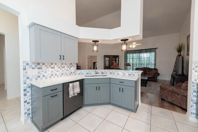 Building Photo - Beautiful Home in Satellite Beach including Lawncare and Community Pool