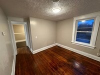 Building Photo - Ready to move in 1 bedroom apartment