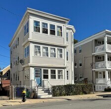 Building Photo - 10 Fawndale Rd