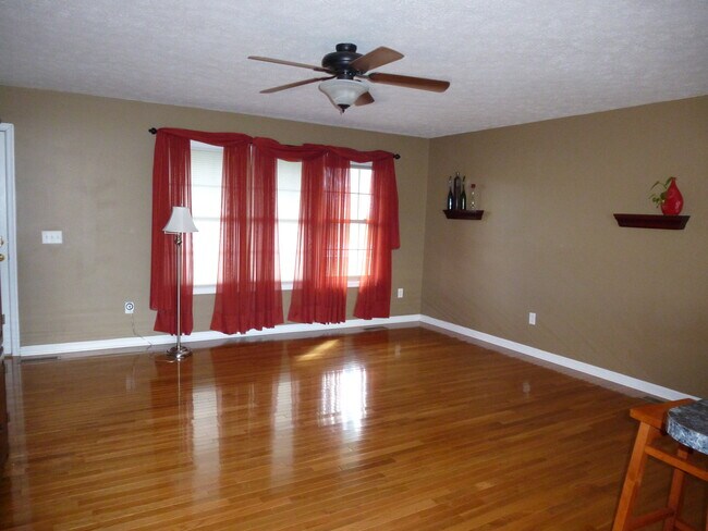 Building Photo - 14760 Justice Crossing