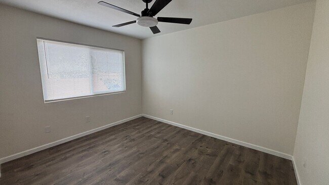 Building Photo - MeadSt221-223