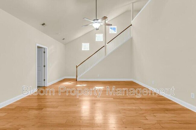 Building Photo - 2649 Lohr Dr