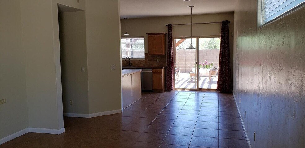 Building Photo - 5400 N Mesquite Bosque Way