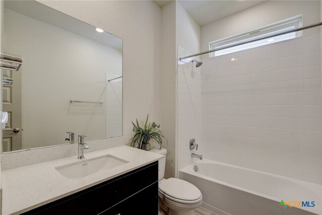 Building Photo - 121 Fairfax Ave