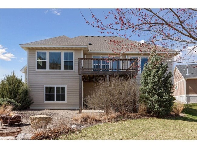 Building Photo - 16588 E Lake Dr