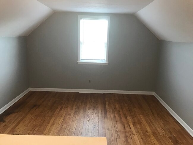 bedroom 3 - 115 N Hampton Rd