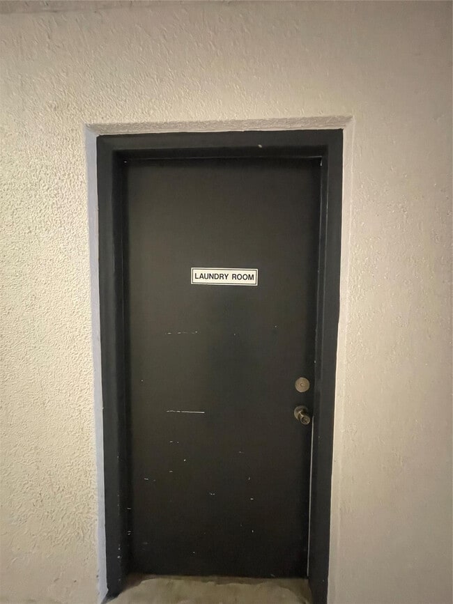 Building Photo - 3301 Spanish Moss Terrace