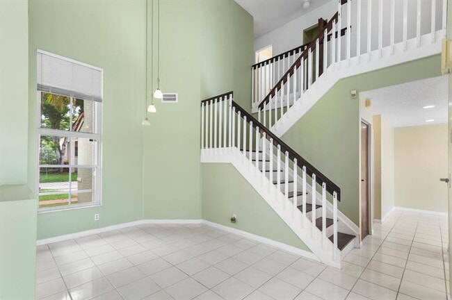Building Photo - 3138 W Buena Vista Dr