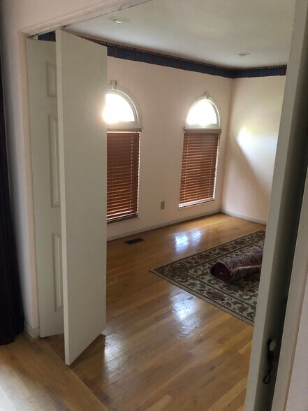 Building Photo - 11117 Jardin Pl