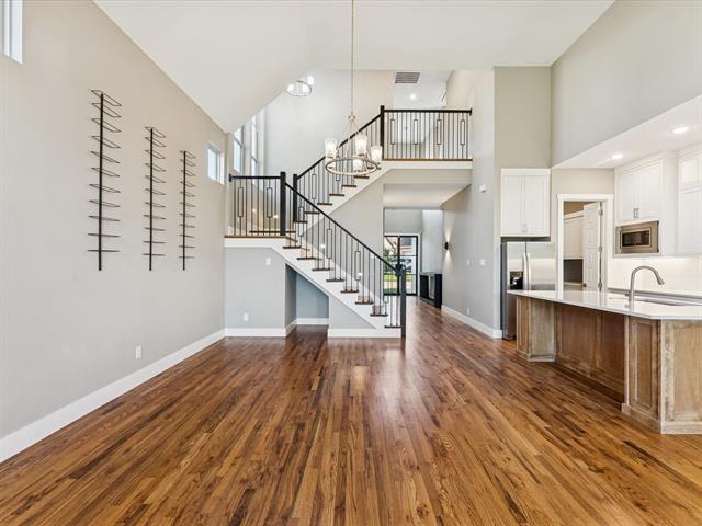 Building Photo - 914 St George Pl