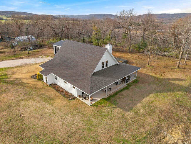 Building Photo - 149 NW Campbell Loop