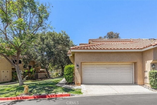 Building Photo - 41 Alondra