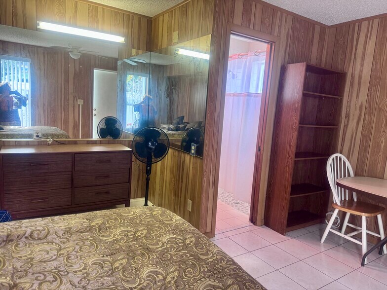 Building Photo - 6560 Grant Ct