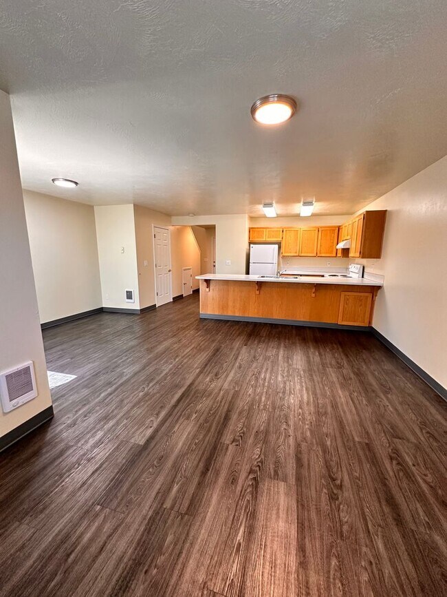 Building Photo - 2607 S Cloverleaf Loop