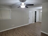 Building Photo - 1711 Floyd Rd