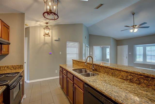 Building Photo - 5519 Bainbridge Dr