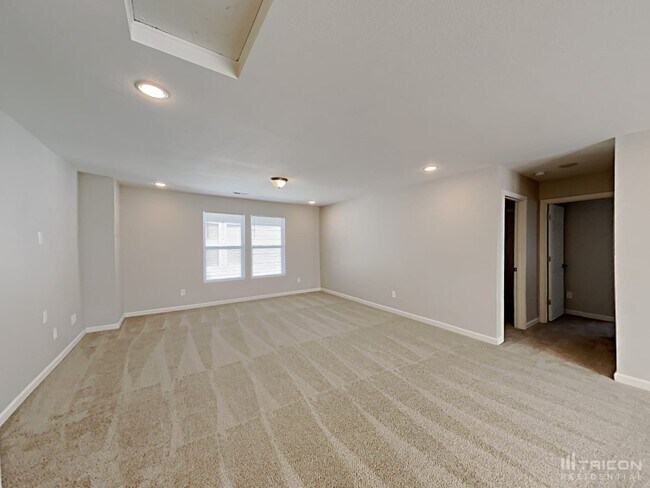 Building Photo - 815 Skywatch Ln