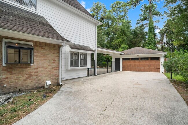 Building Photo - 14 Cascade Springs Pl