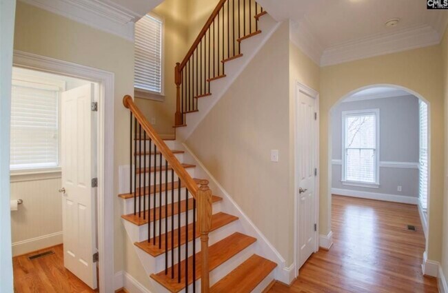 Building Photo - 332 Highland Point Dr
