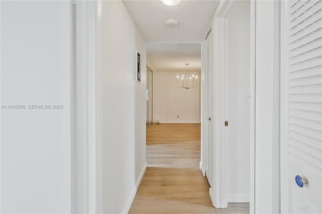 Building Photo - 141 SE 3rd Ave