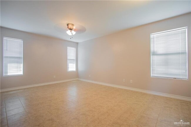 Building Photo - 13 Sandpiper Ave