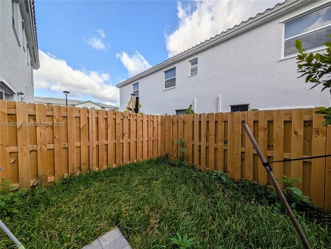 Building Photo - 1172 NW 1st Ter