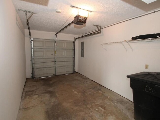 Building Photo - 106 Meridian Ct