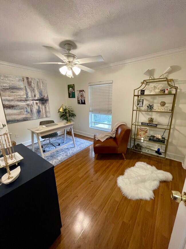 Building Photo - 106 S Habana Ave