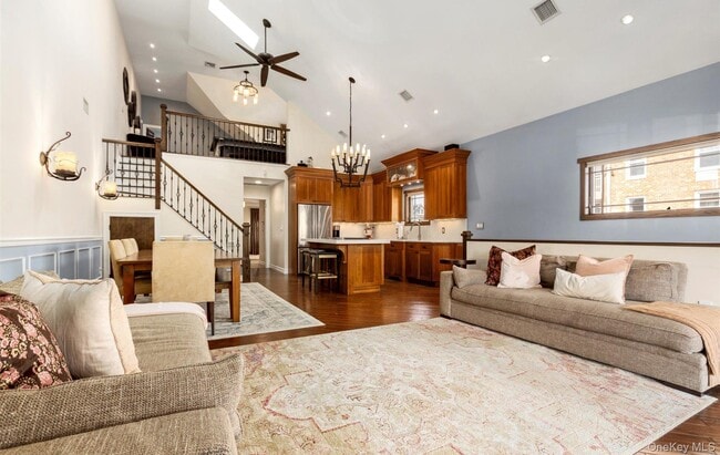 Building Photo - 847 E Broadway