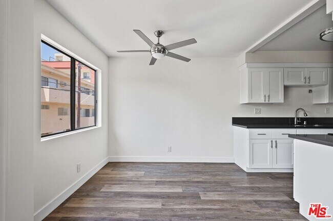 Building Photo - 12033 Goshen Ave