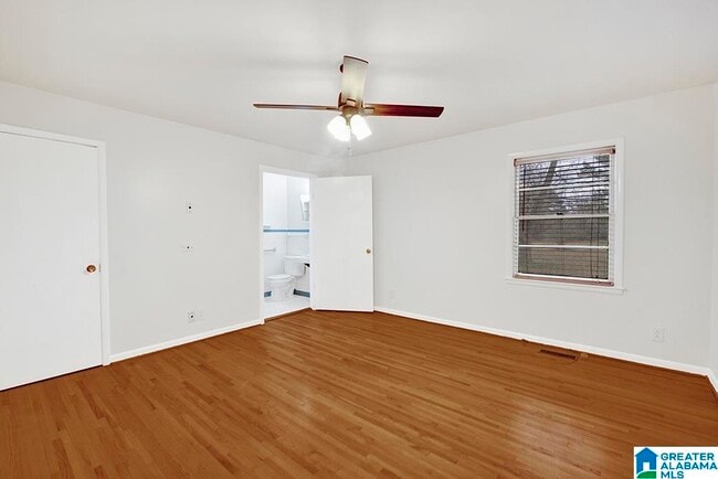 Building Photo - 126 E Jones Ct