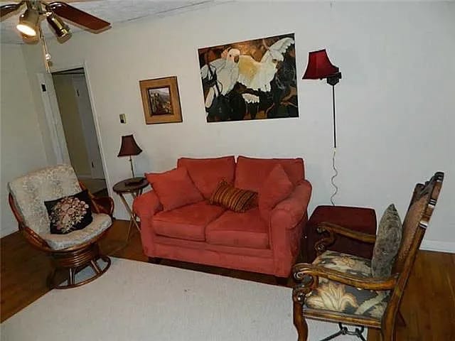 Building Photo - Room in Single Family Home on Veterans Memorial Hwy