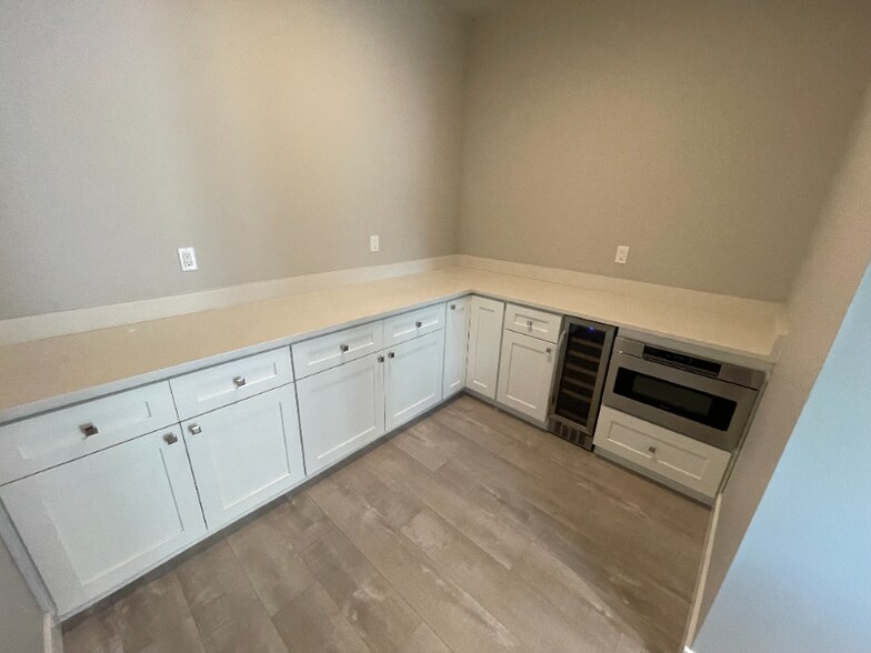 Building Photo - 254 N Figwood Ct
