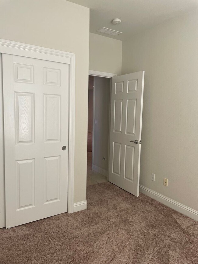 Building Photo - 2331 Pepper Tree Ln