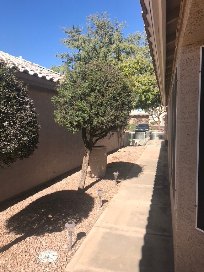 Building Photo - 4753 W Monterey St