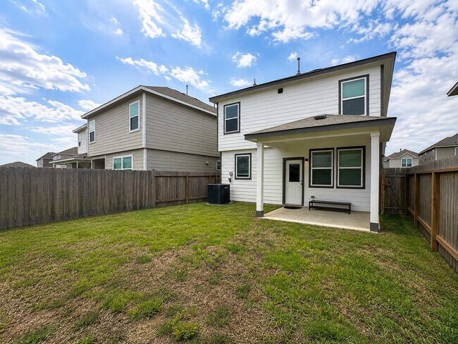 Building Photo - 24811 Landolfi Dr